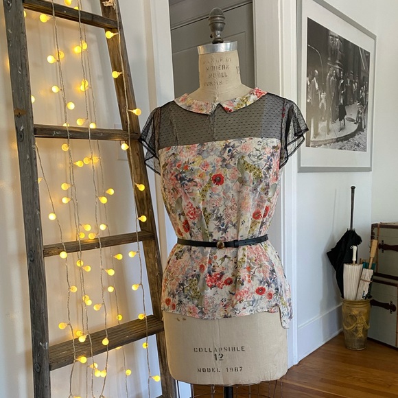 Tops - Floral and lace blouse with Peter Pan collar
